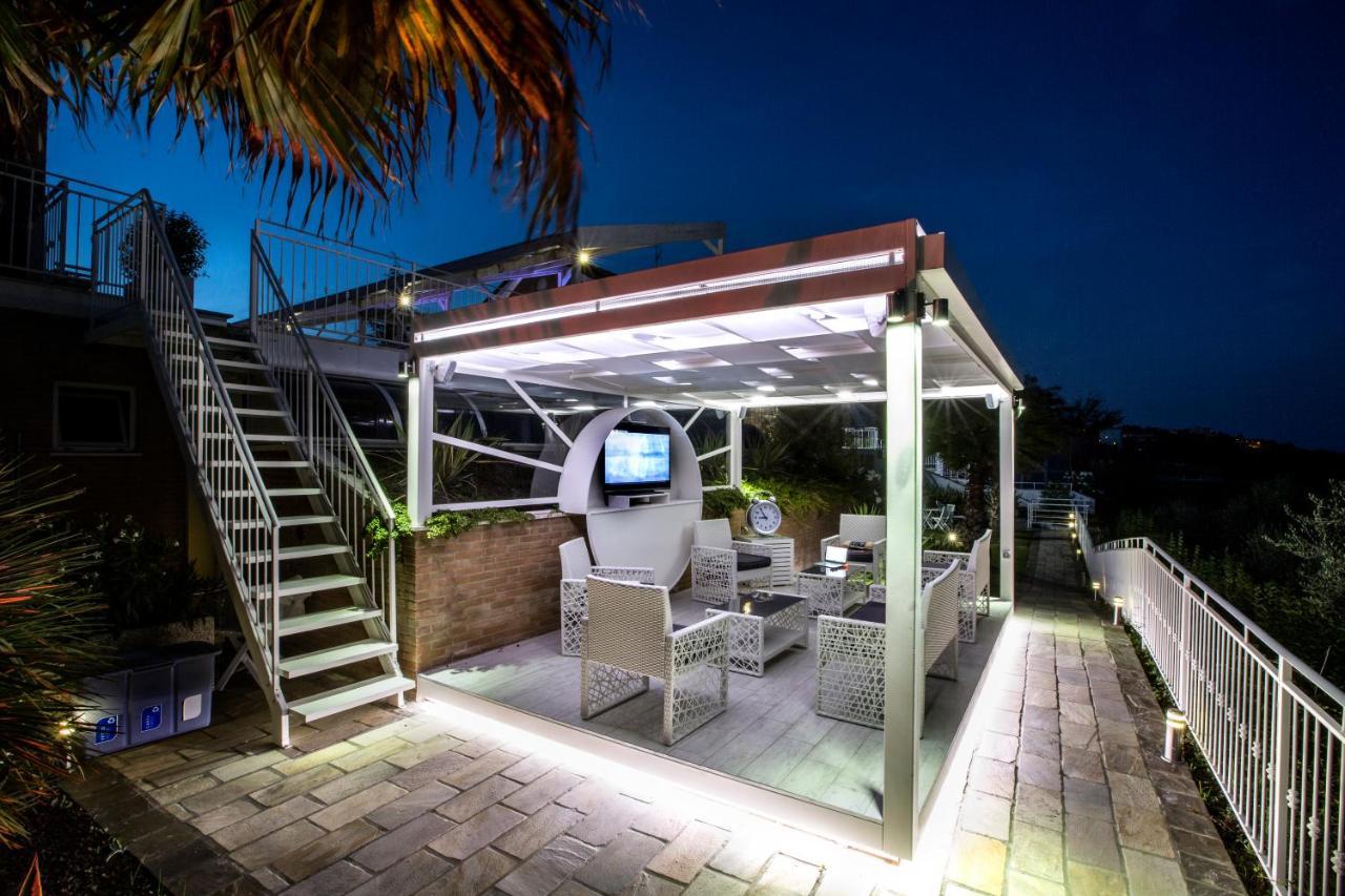 Holiday Residence Belohorizonte Macerata Exterior foto